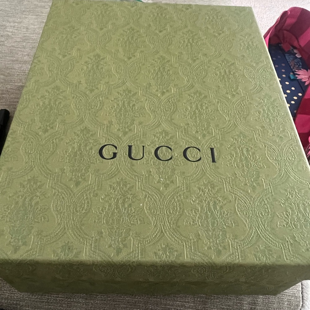Gucci box